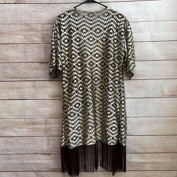 LULAROE METALLIC GOLD‎ AND BLACK KIMONO WITH FRINGE - Picture 4 of 4